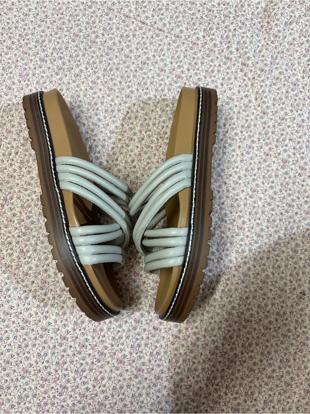 Madewell Tan Footbed Sandals with Light Gray Strappy Upper - Picture 4 of 6